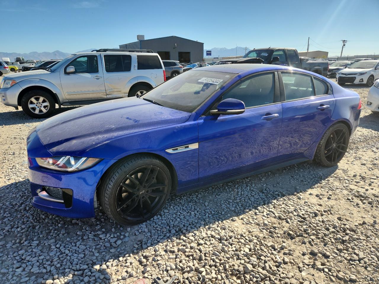 JAGUAR XE R - SPORT