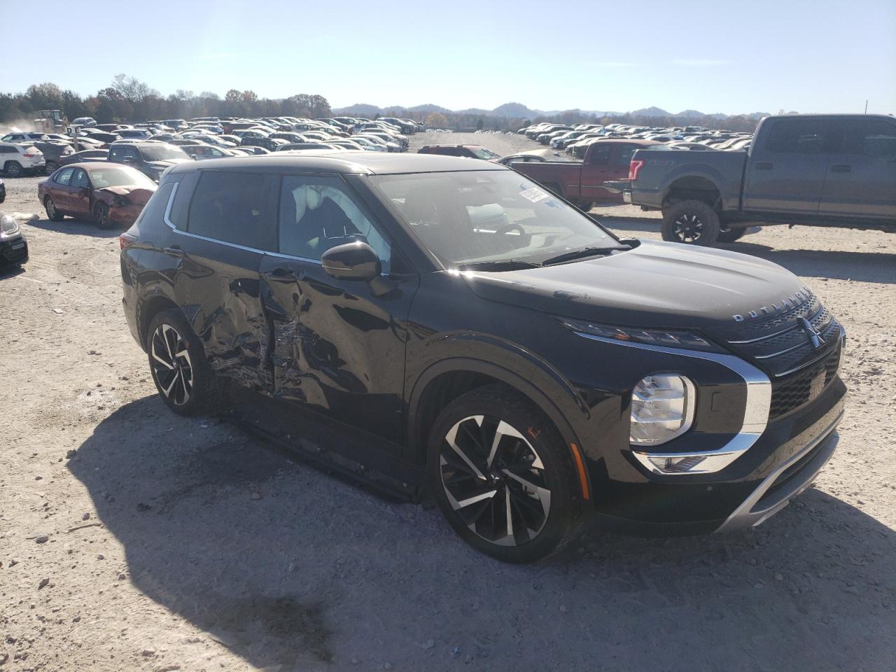 MITSUBISHI OUTLANDER SE