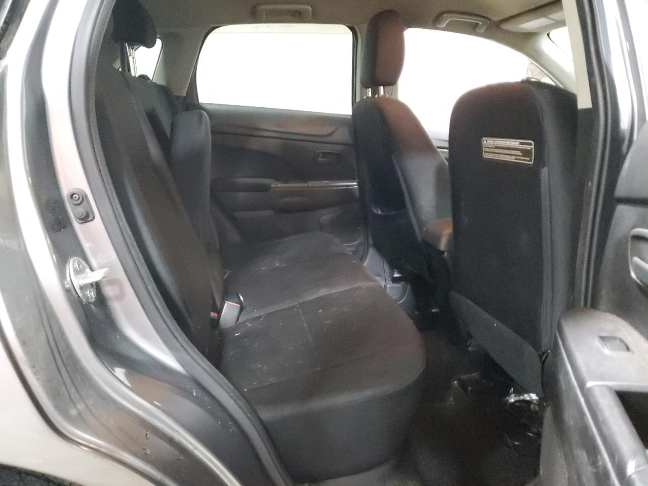 MITSUBISHI OUTLANDER ES