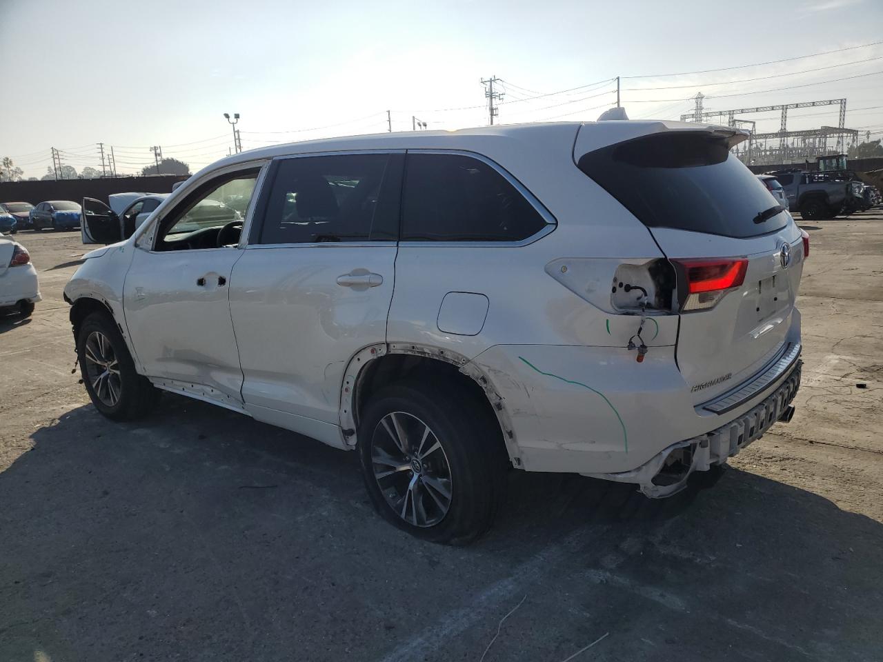 TOYOTA HIGHLANDER LE