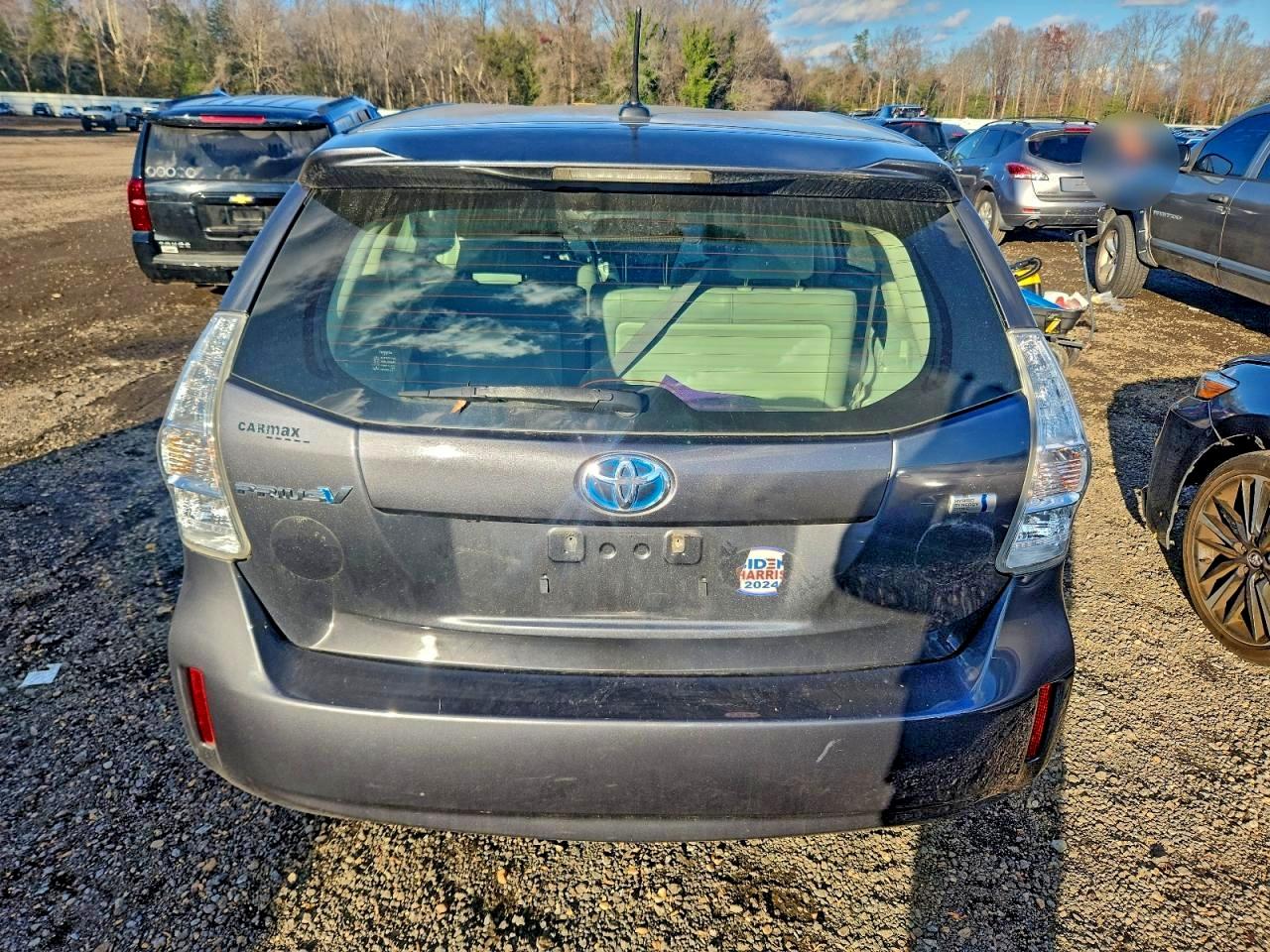 Lot #3309194636 2013 TOYOTA PRIUS V
