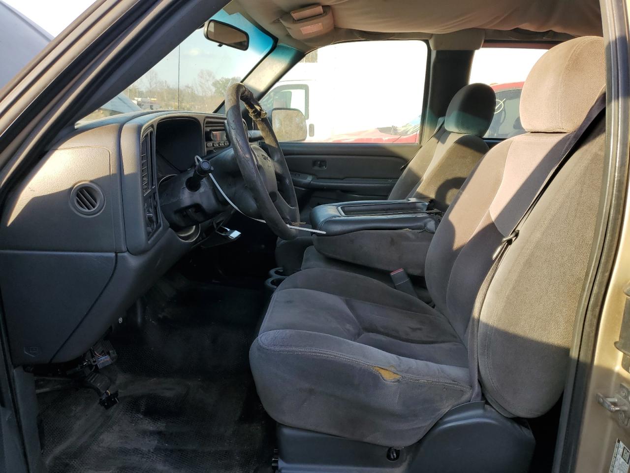 Lot #3302695041 2005 GMC SIERRA C25