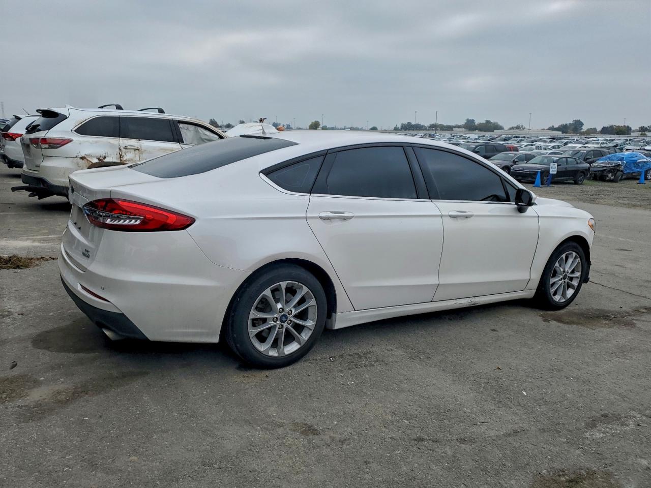 FORD FUSION SE