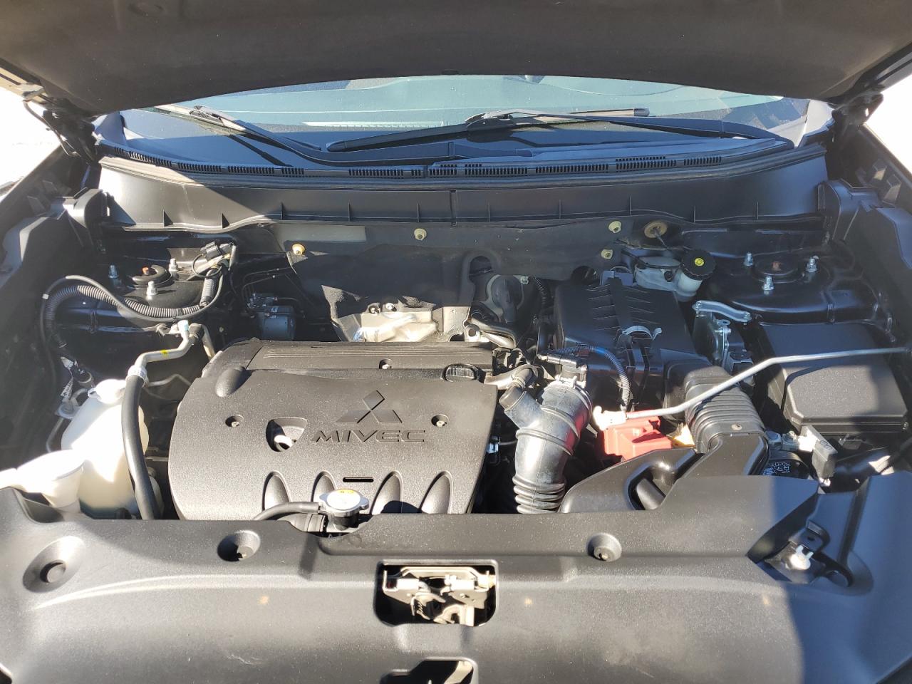 MITSUBISHI OUTLANDER ES