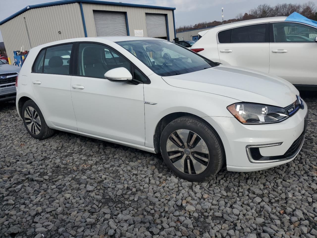 VOLKSWAGEN E-GOLF SE