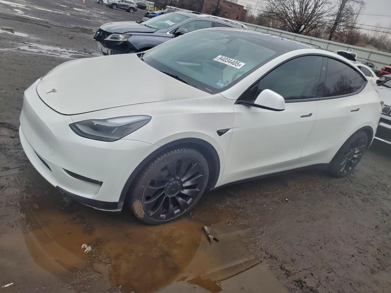 TESLA MODEL Y