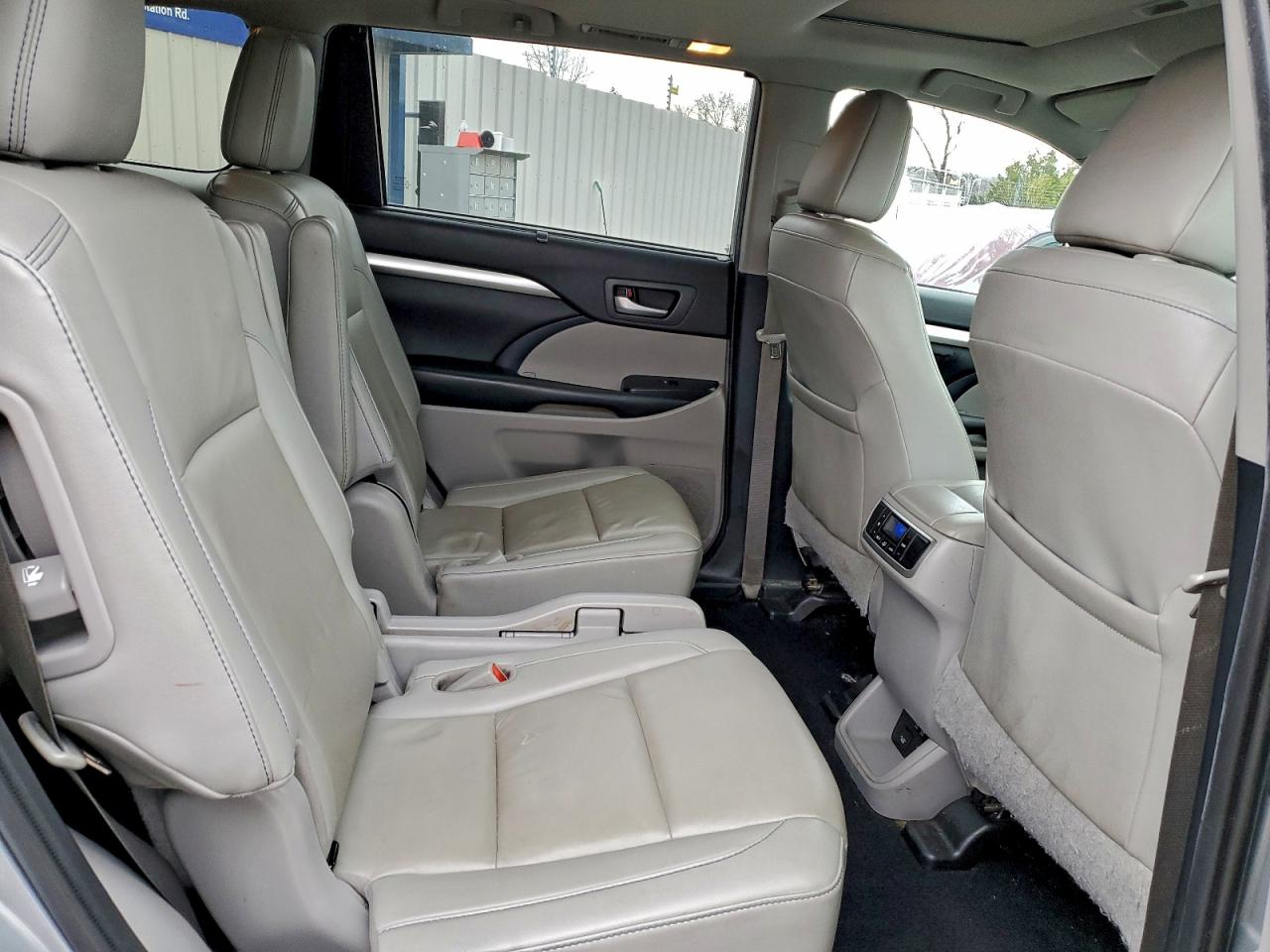 TOYOTA HIGHLANDER SE