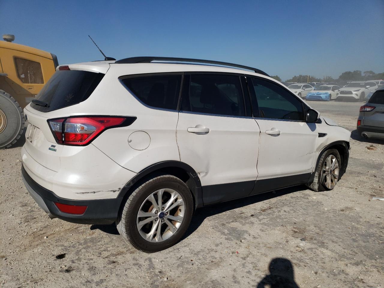 FORD ESCAPE SE