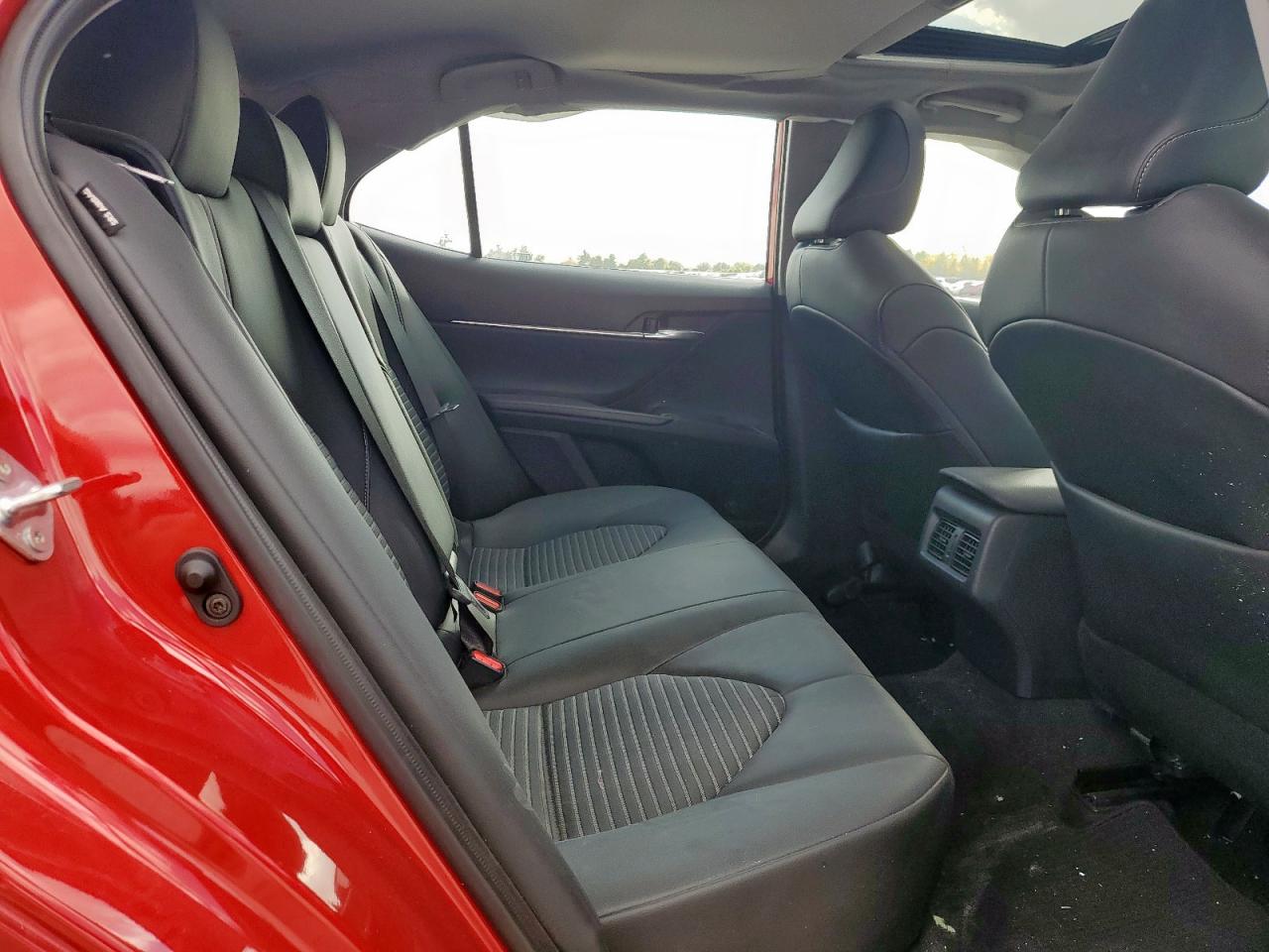 TOYOTA CAMRY SE NIGHT SHADE