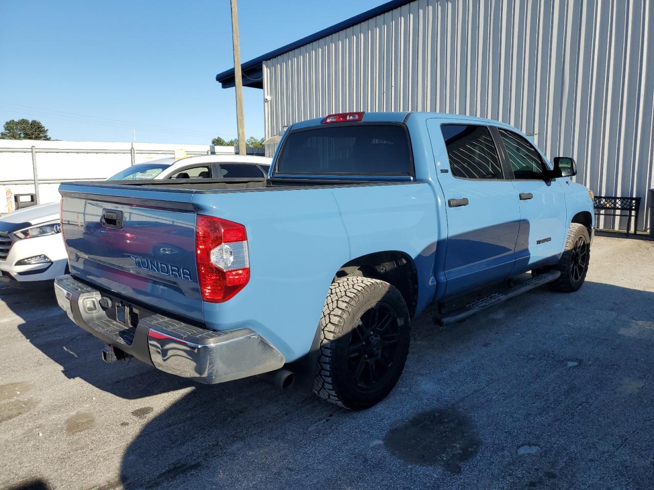 TOYOTA TUNDRA CREWMAX SR5