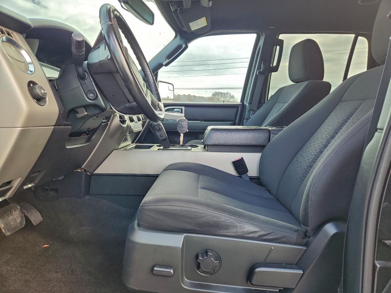 FORD EXPEDITION EL XLT