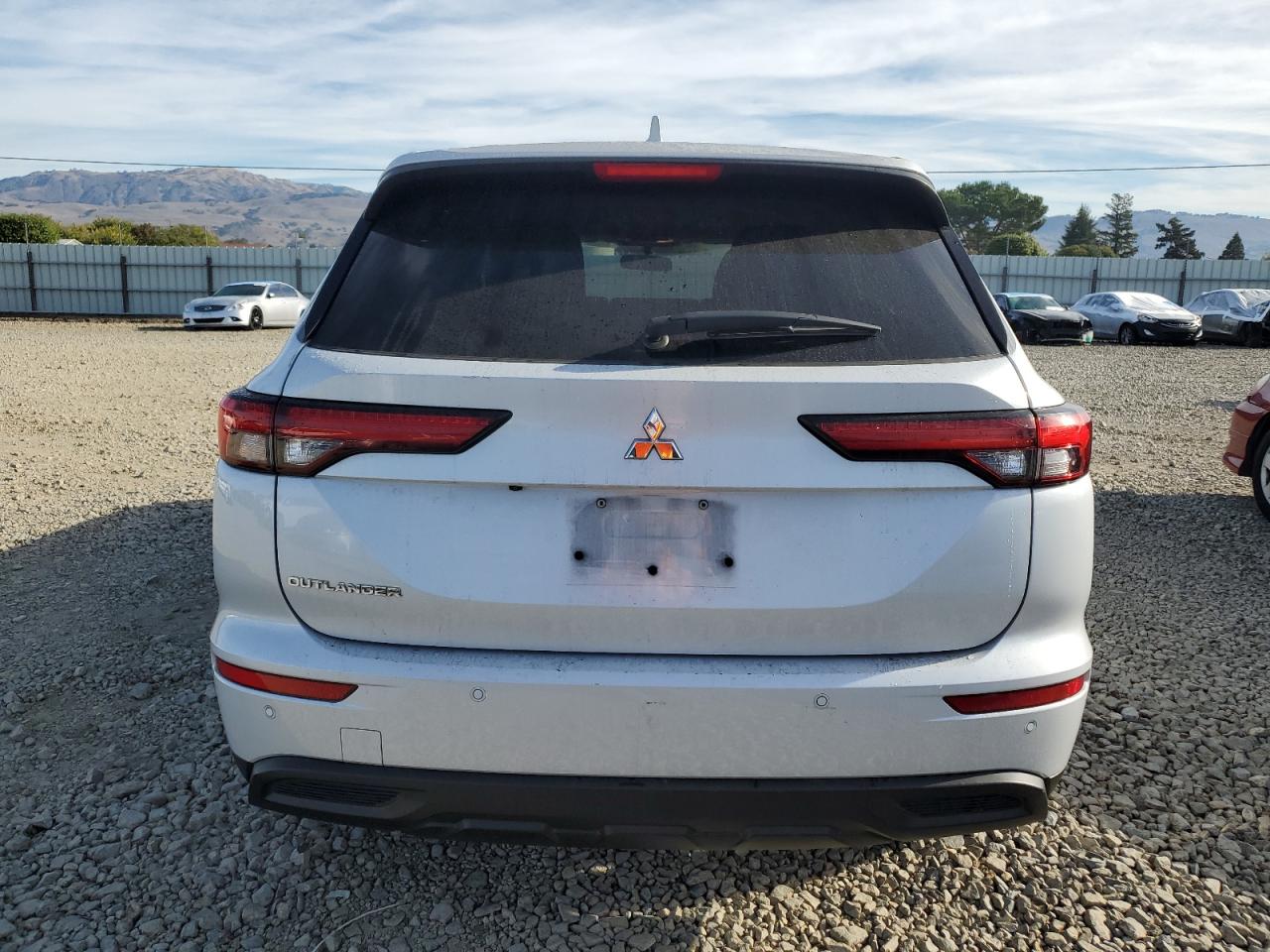 MITSUBISHI OUTLANDER ES