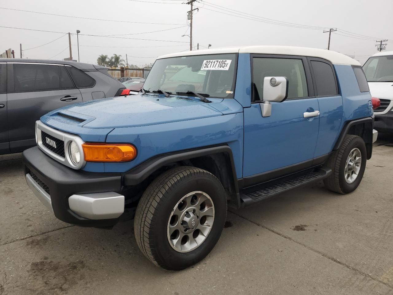 TOYOTA FJ CRUISER