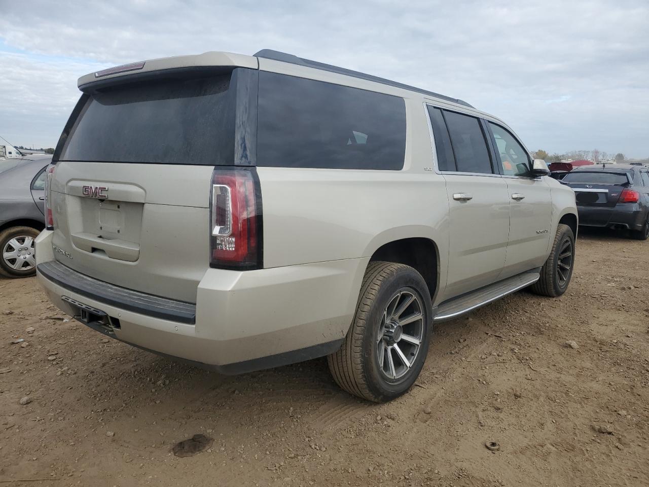 GMC YUKON K1500 SLT