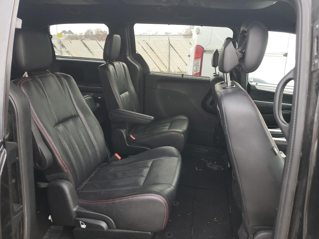 Lot #3302865918 2018 DODGE GRAND CARA