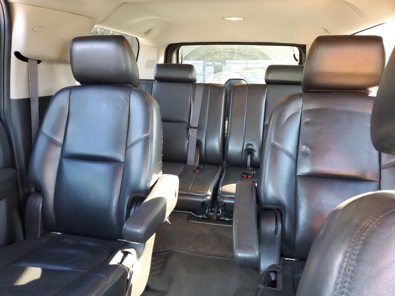 CHEVROLET SUBURBAN C1500 LTZ