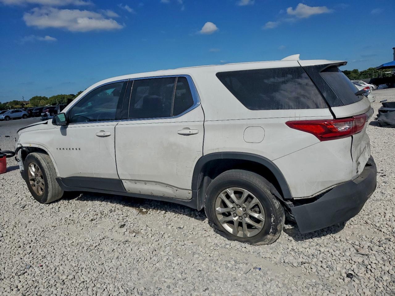 CHEVROLET TRAVERSE LS