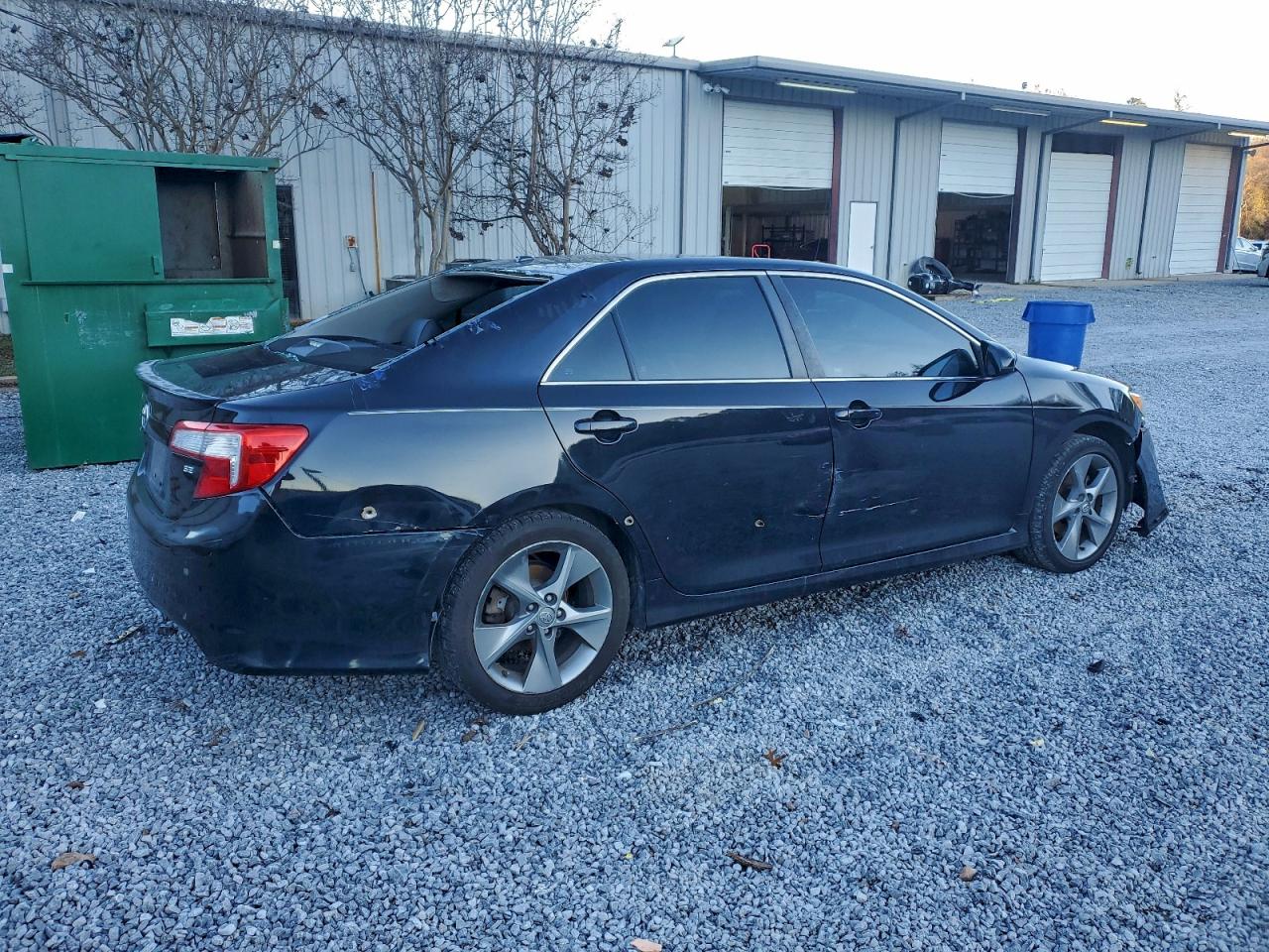 TOYOTA CAMRY SE