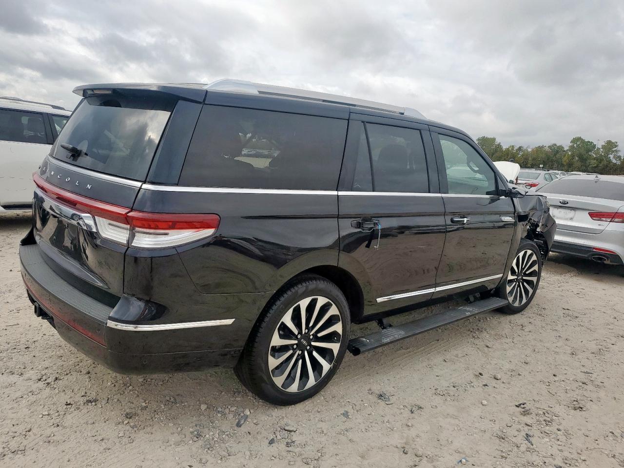 LINCOLN NAVIGATOR RESERVE