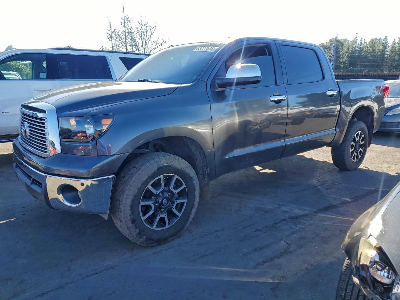 TOYOTA TUNDRA CREWMAX LIMITED