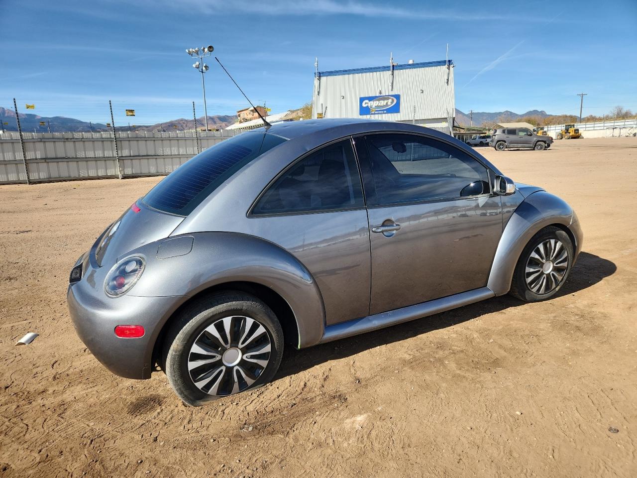 Lot #3302115144 2004 VOLKSWAGEN NEW BEETLE