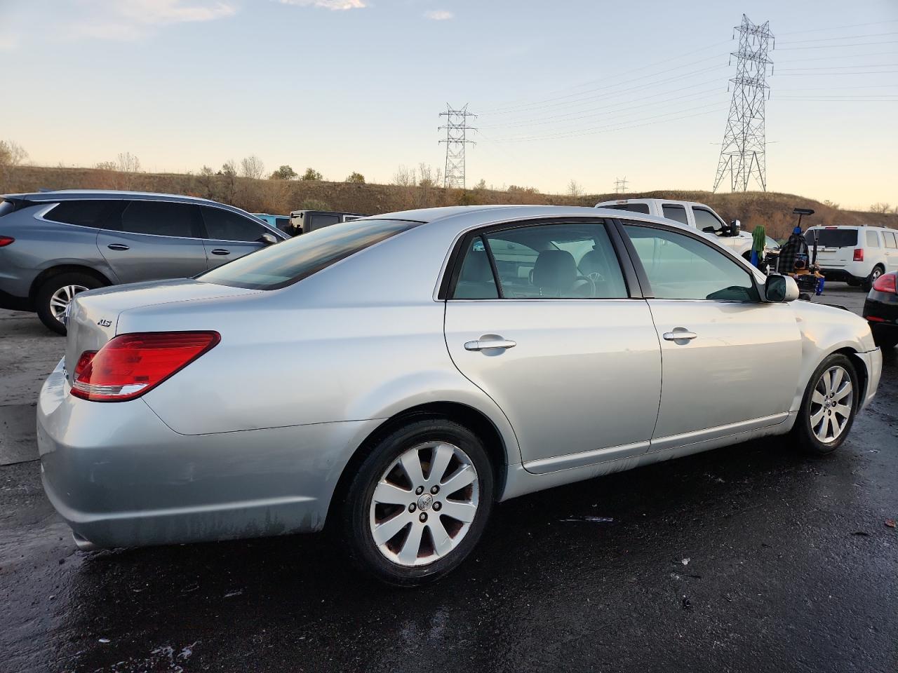 Lot #3294855768 2005 TOYOTA AVALON XL