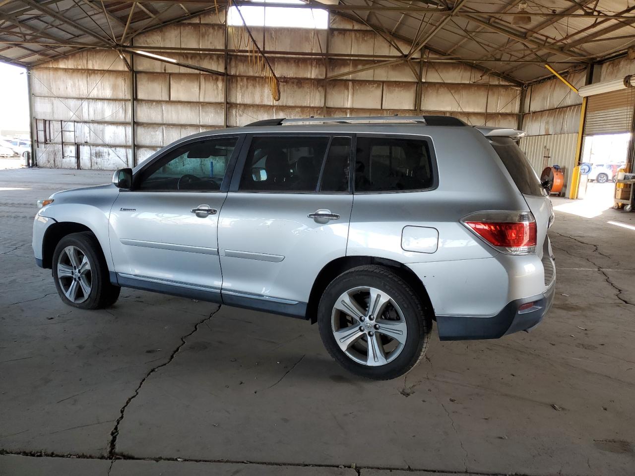 TOYOTA HIGHLANDER LIMITED