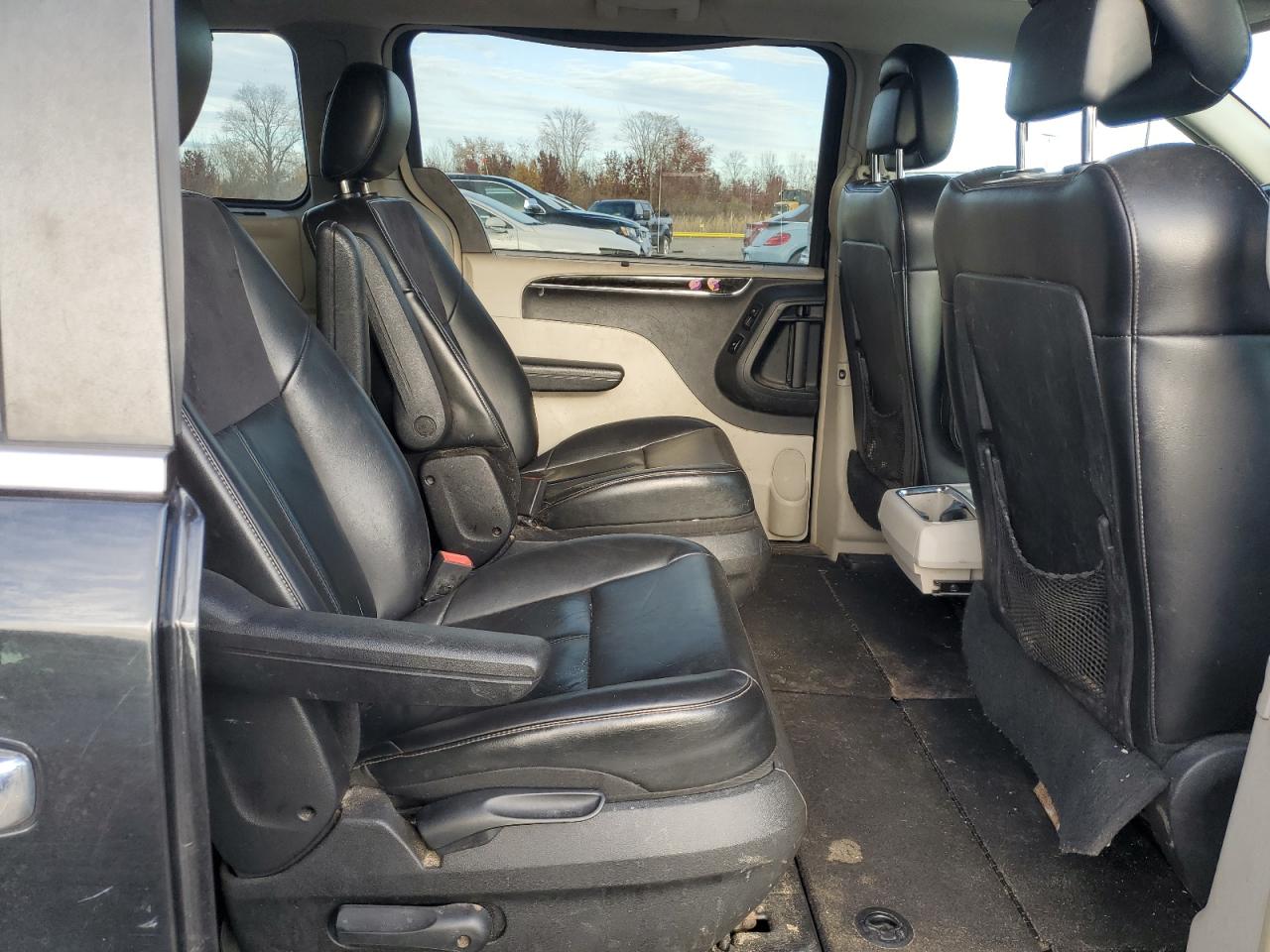 CHRYSLER TOWN & COUNTRY LIMITED