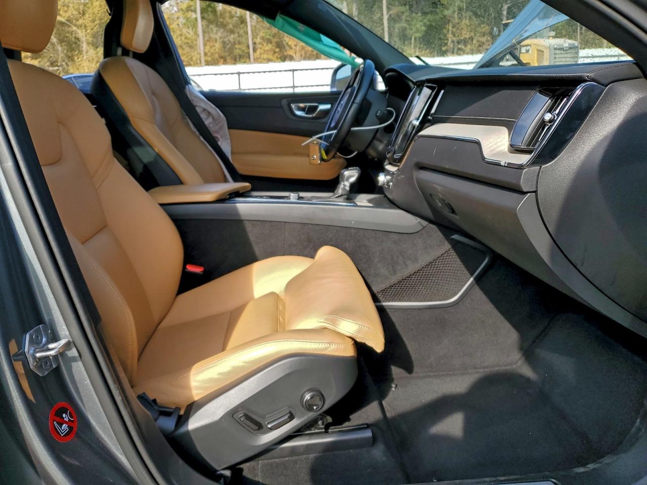 VOLVO XC60 T5 INSCRIPTION