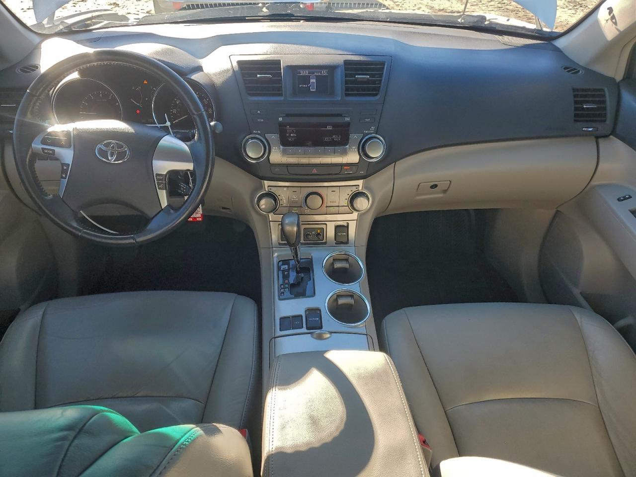 TOYOTA HIGHLANDER BASE