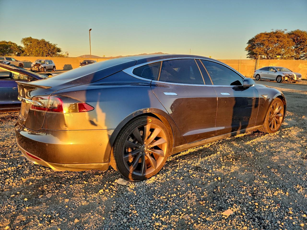 TESLA MODEL S