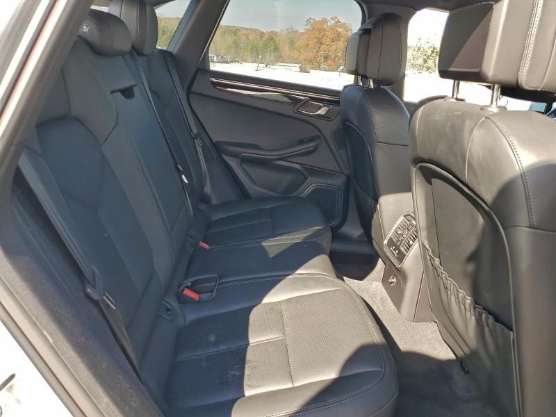 2016 PORSCHE MACAN S #3296953864