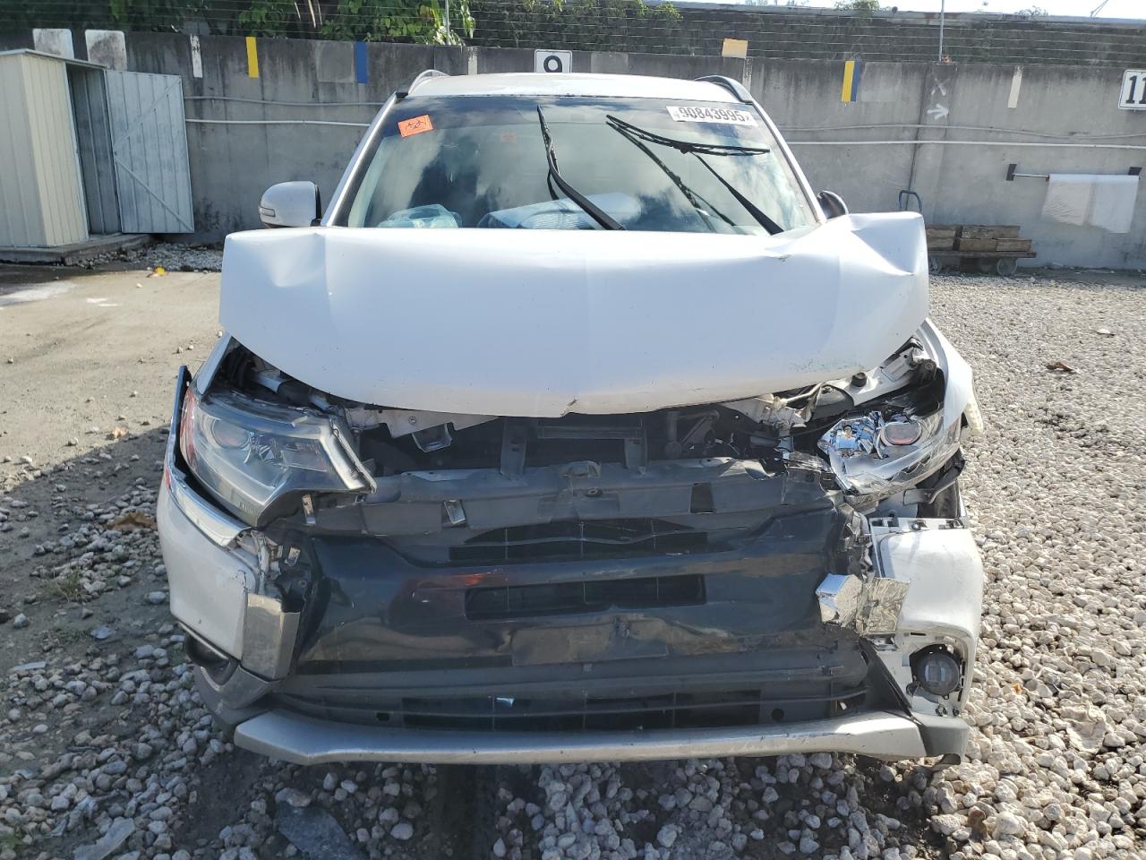 MITSUBISHI OUTLANDER SE