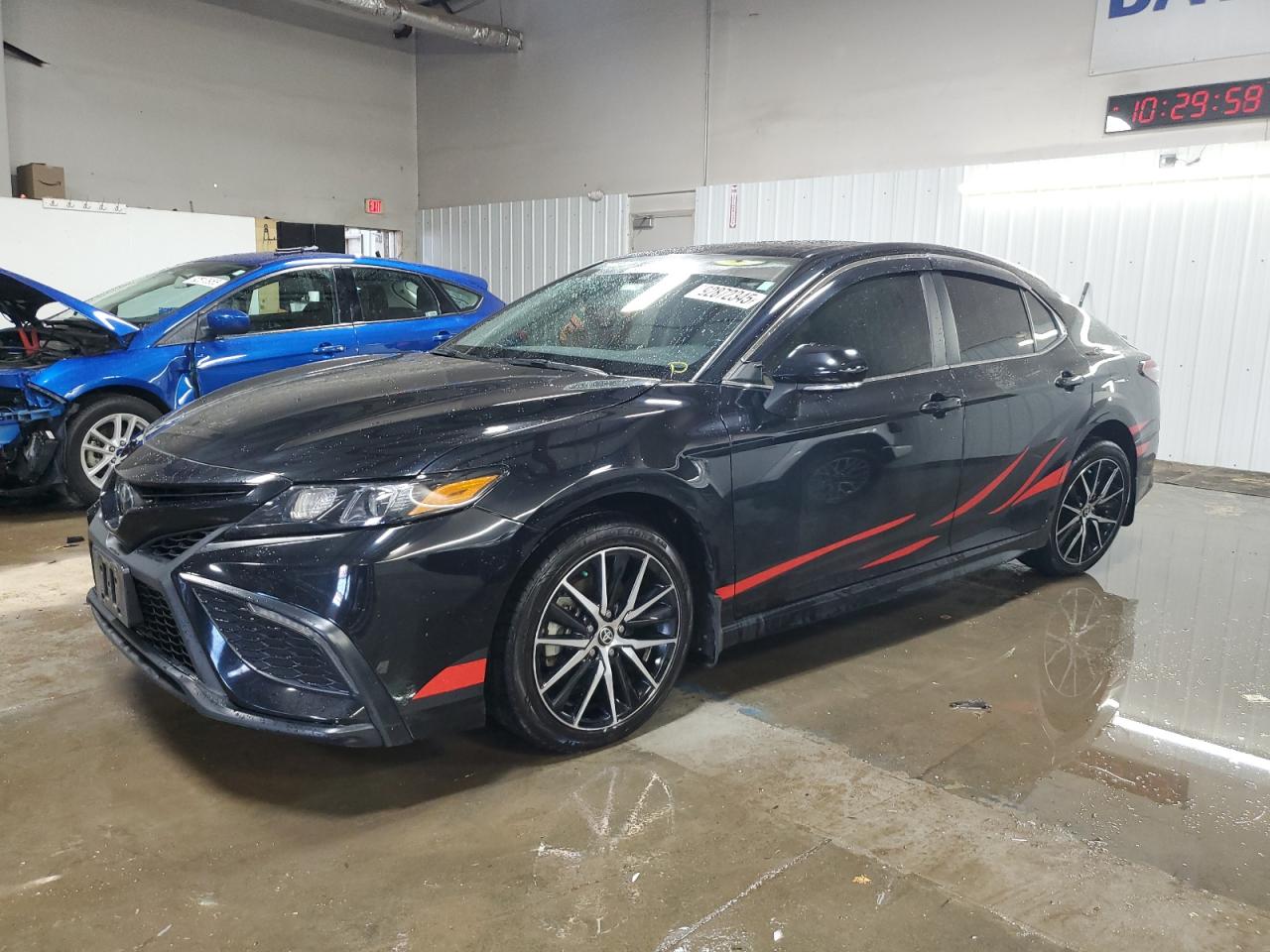 TOYOTA CAMRY SE NIGHT SHADE