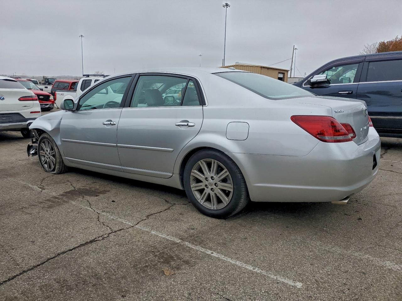 TOYOTA AVALON XL