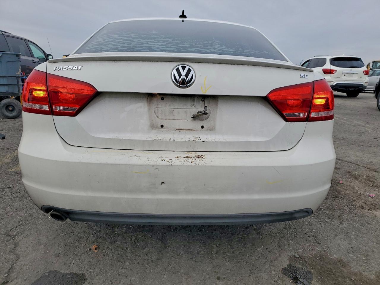 VOLKSWAGEN PASSAT SE