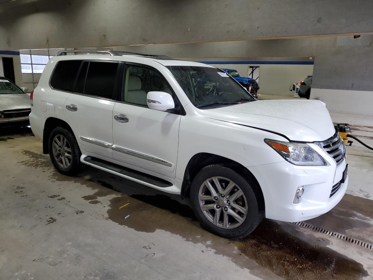 LEXUS LX 570