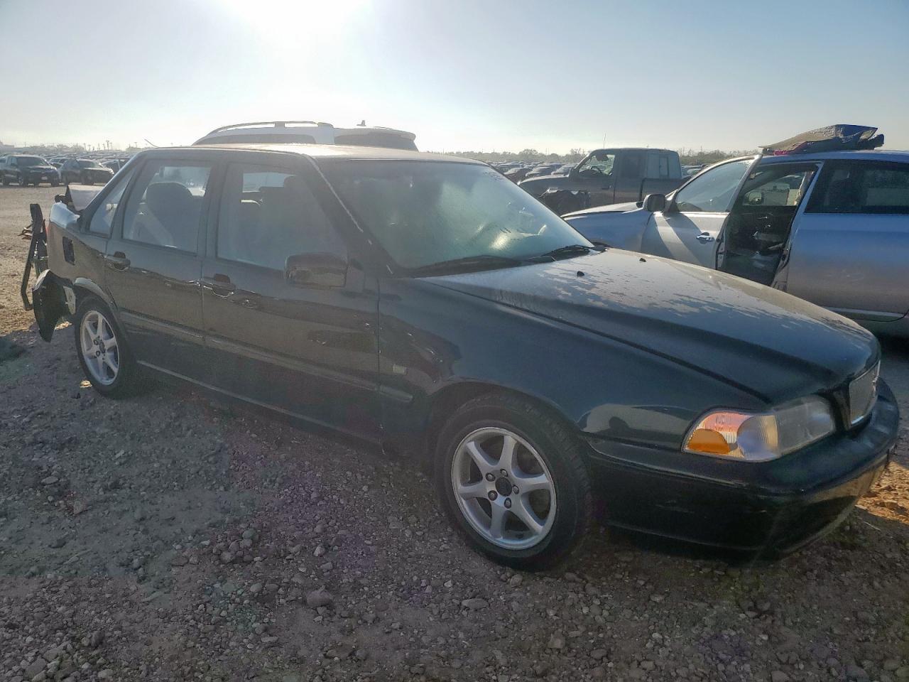 Lot #3287642029 2000 VOLVO S70 BASE