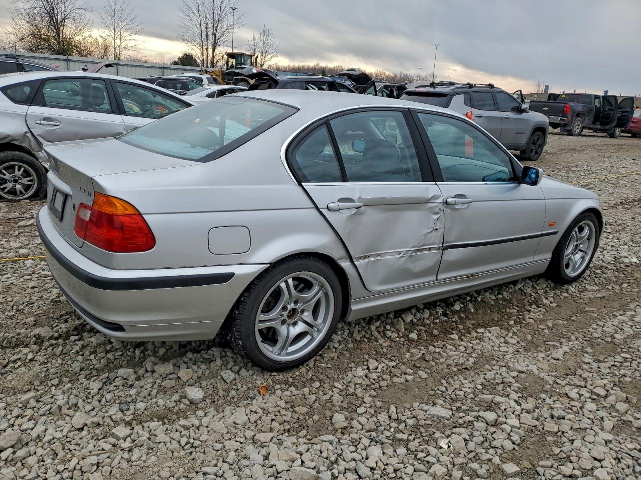 Lot #3307678087 2001 BMW 330 I