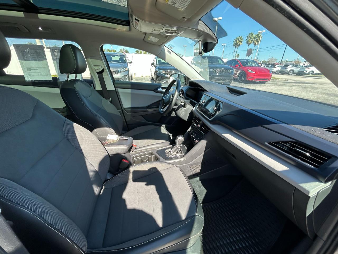 VOLKSWAGEN TAOS SE IQ DRIVE