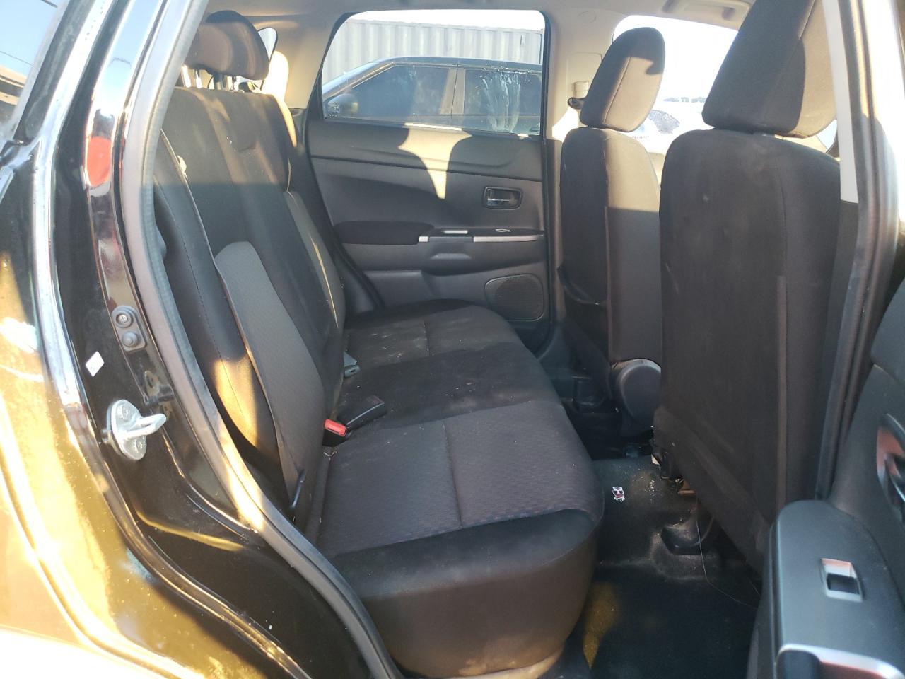 MITSUBISHI OUTLANDER ES