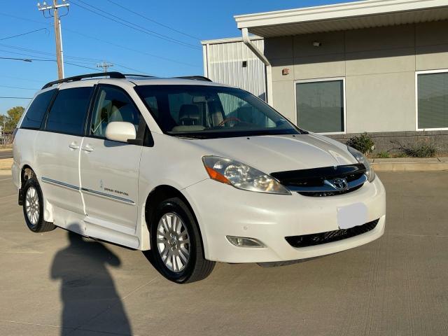 TOYOTA SIENNA XLE
