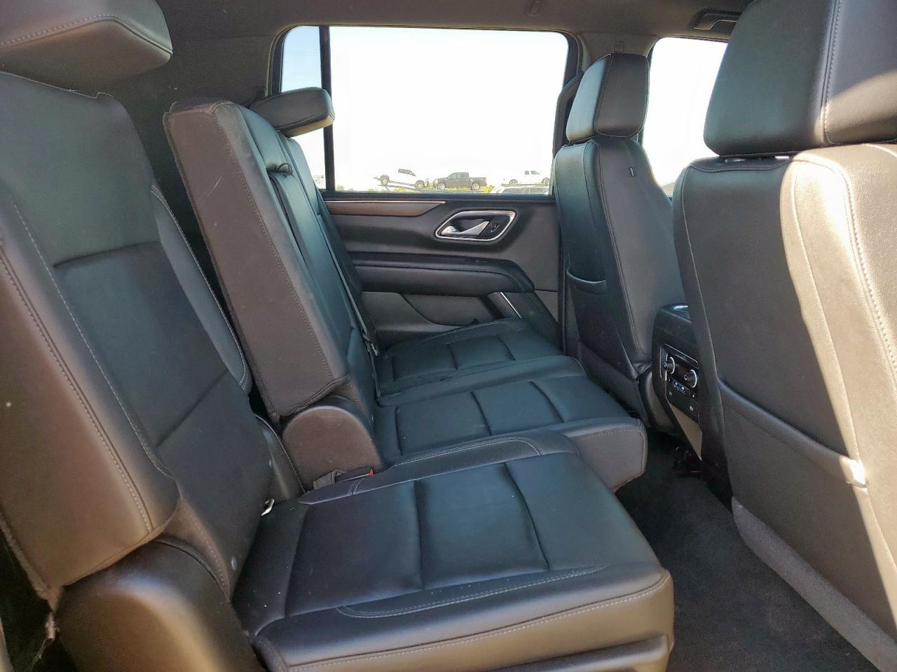 CHEVROLET SUBURBAN C1500 LT