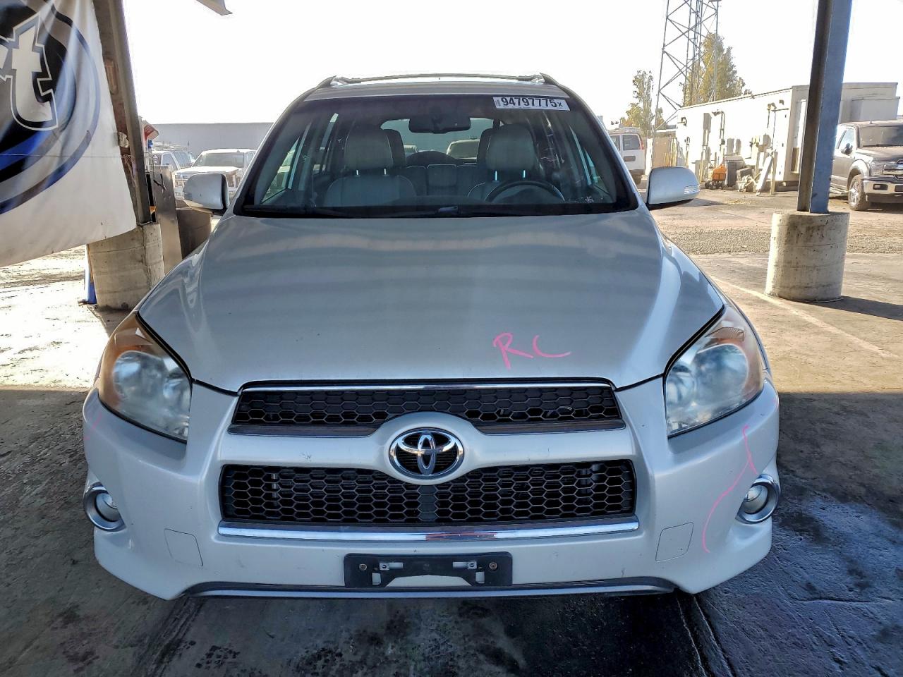 TOYOTA RAV4 LIMITED