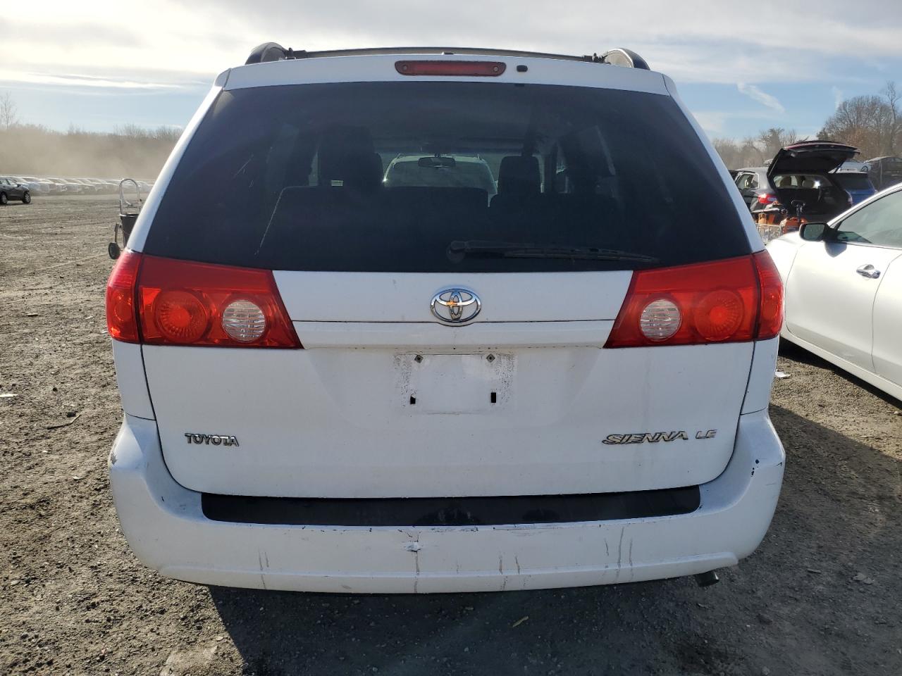 Lot #3293409093 2010 TOYOTA SIENNA CE