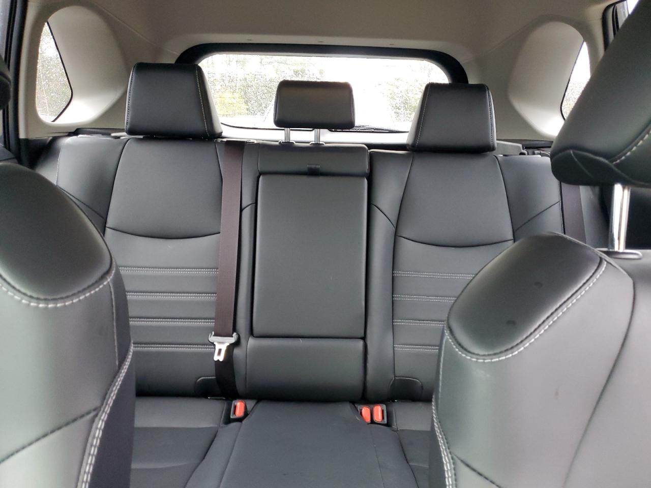 TOYOTA RAV4 XLE PREMIUM