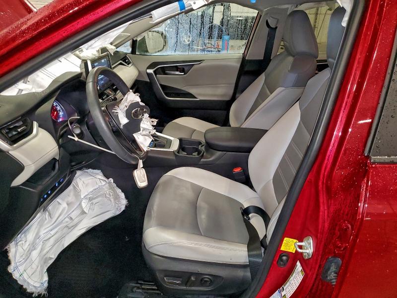 2021 TOYOTA RAV4 XLE P #3317725065