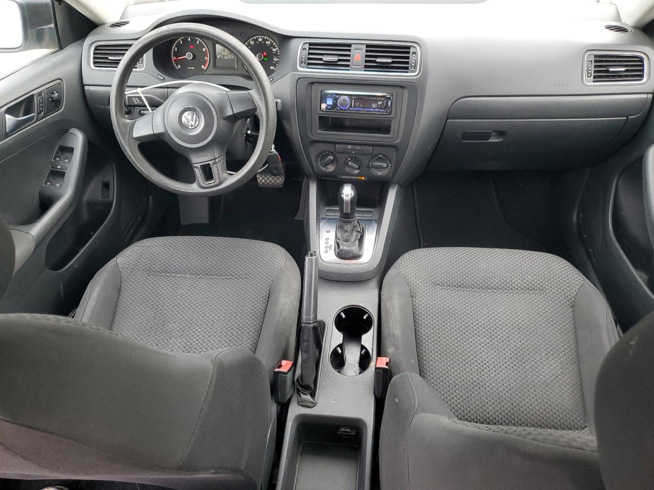 VOLKSWAGEN JETTA BASE