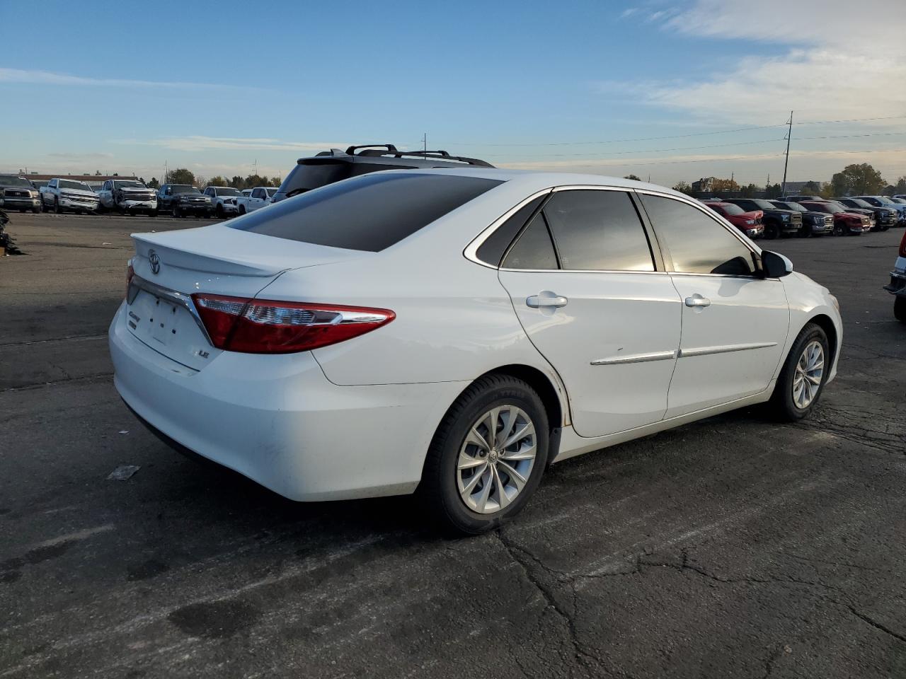 TOYOTA CAMRY LE