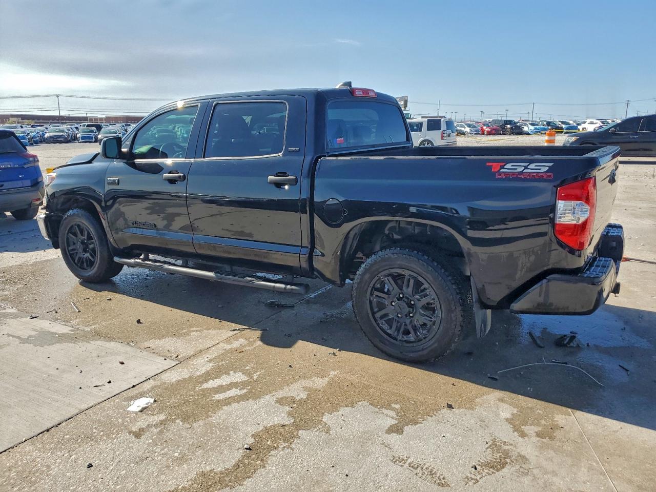 TOYOTA TUNDRA CREWMAX SR5